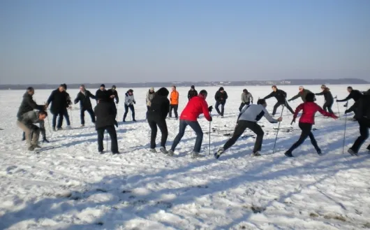 Mikołajkowa zabawa z nordic walkingiem