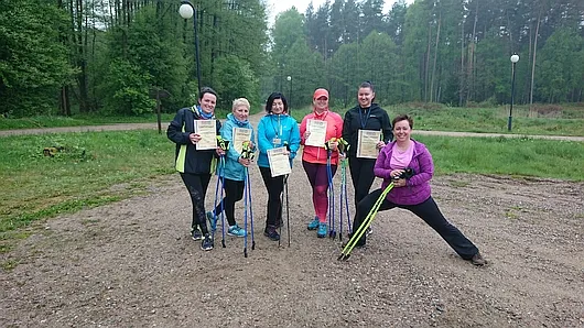 Nauczyciele po uzyskaniu certyfikatu instruktora nordic walking